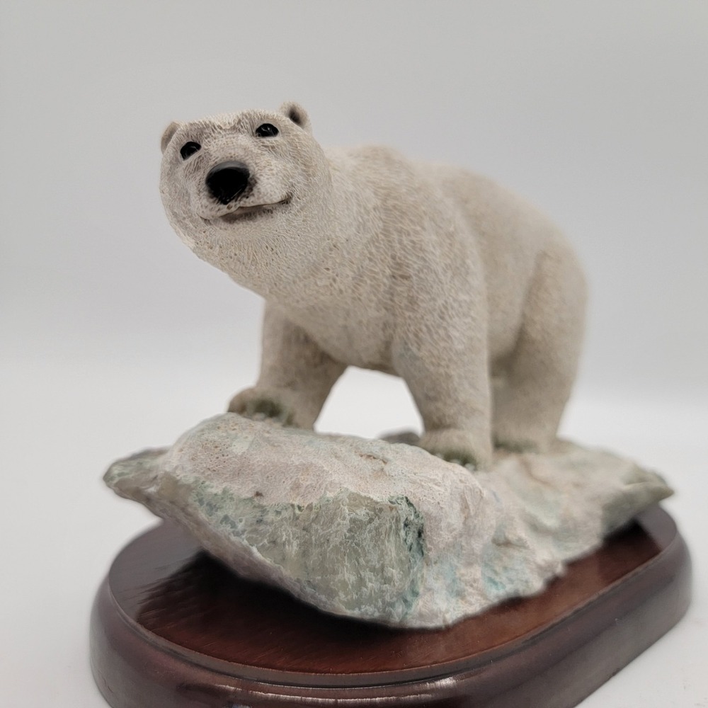 Smiling Polar Bear Statue Walking On Ice With Wooden Base 6"x4"x4" - Picture 6 of 12